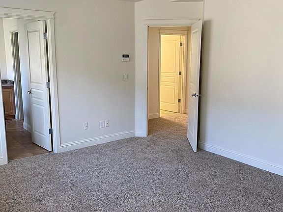 4th image of 2320 NE 148th St