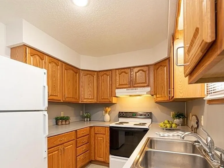 405 N Center St — Photo 10