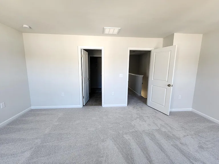 2431 Kasota Ln — Photo 32