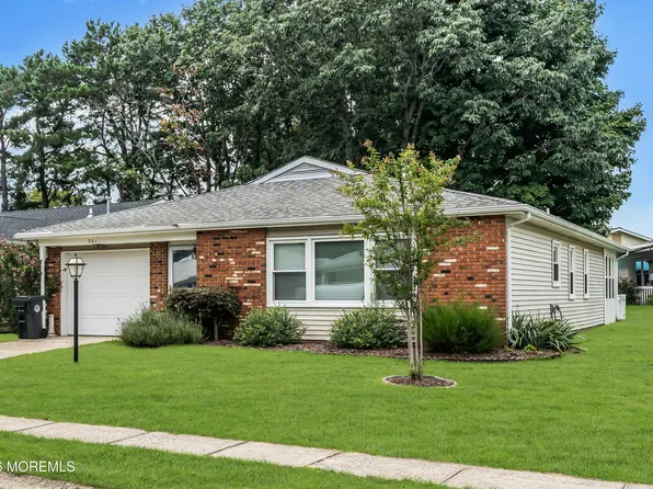 201 Lions Head Boulevard S, Brick, NJ 08723
