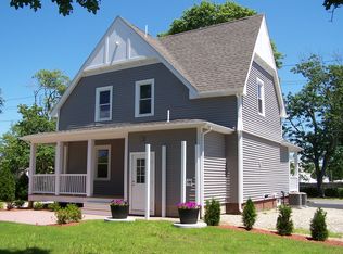 30 Reynolds St, North Kingstown, RI 02852