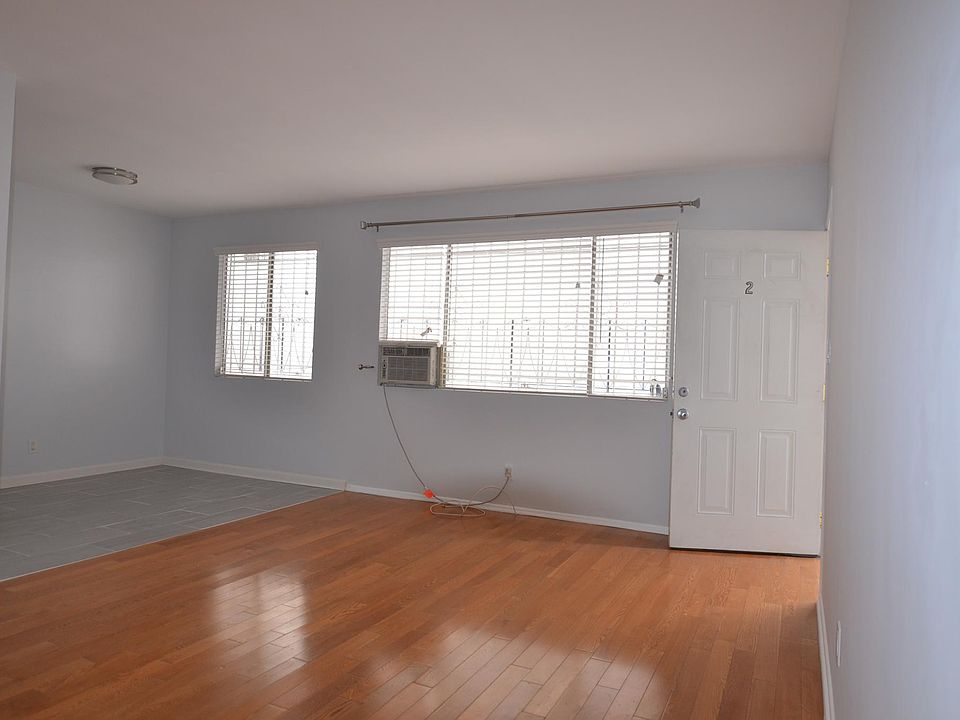 1st image of 919 N Genesee Ave #2