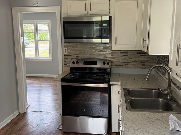 4th image of 202 Ruzelle St