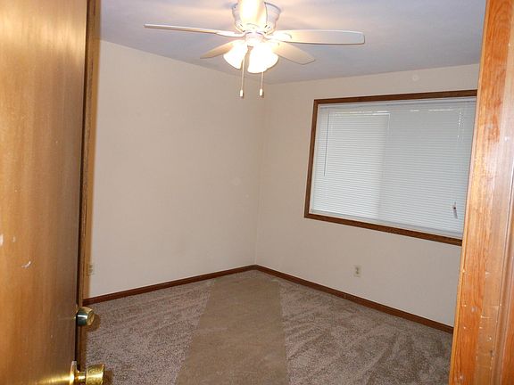 4th image of 4422 Crawford Dr APT 4