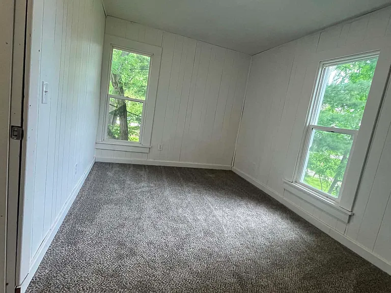 428 Foster Ave — Photo 12