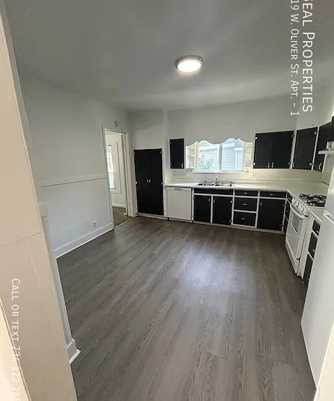 319 W Oliver St #1 — Photo 6