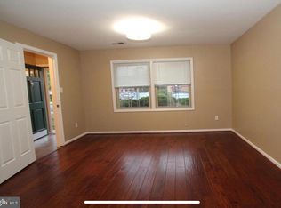 6627 Deer Gap Ct, Alexandria, VA 22310