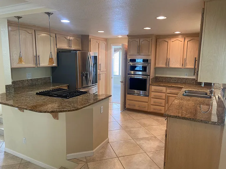 264 Thorndike Way — Photo 8