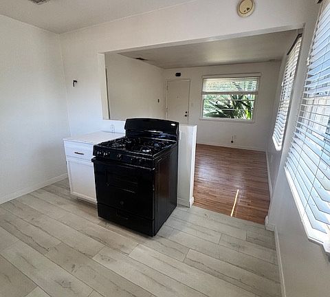3rd image of 11134 Yardley Pl #1