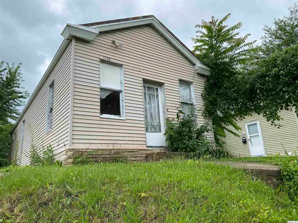 1132 Adams St, Quincy, IL 62301