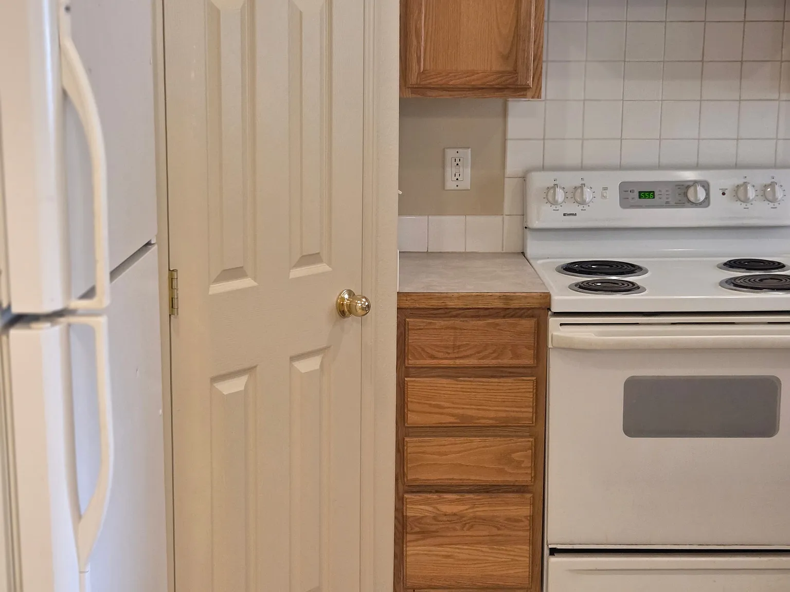 2 bed, 923 sqft, $1,300 — Photo 2