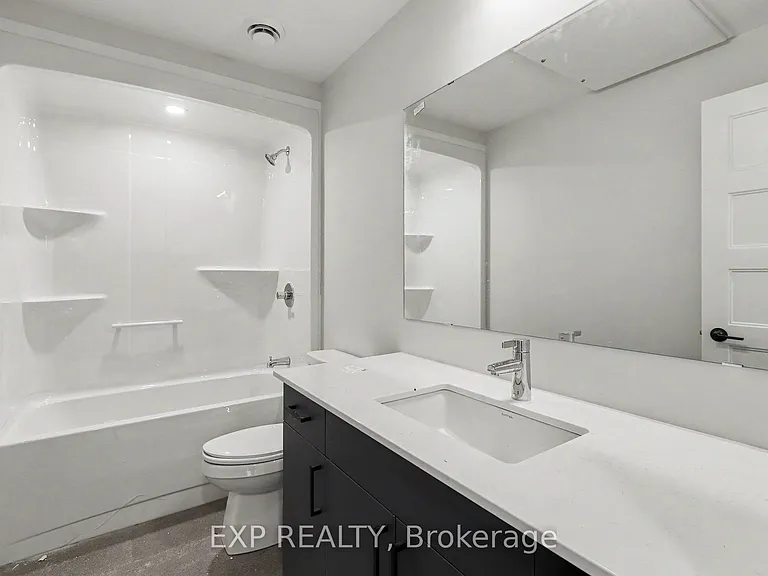 1089 Notre Dame St #5 — Photo 19