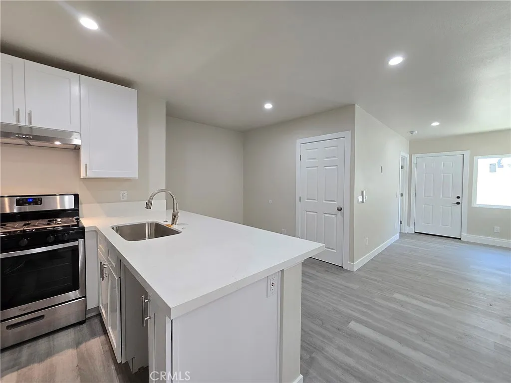 2 bed, 750 sqft, $2,650 — Photo 4