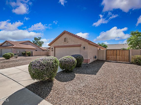 3rd image of 1467 N POPPY Street