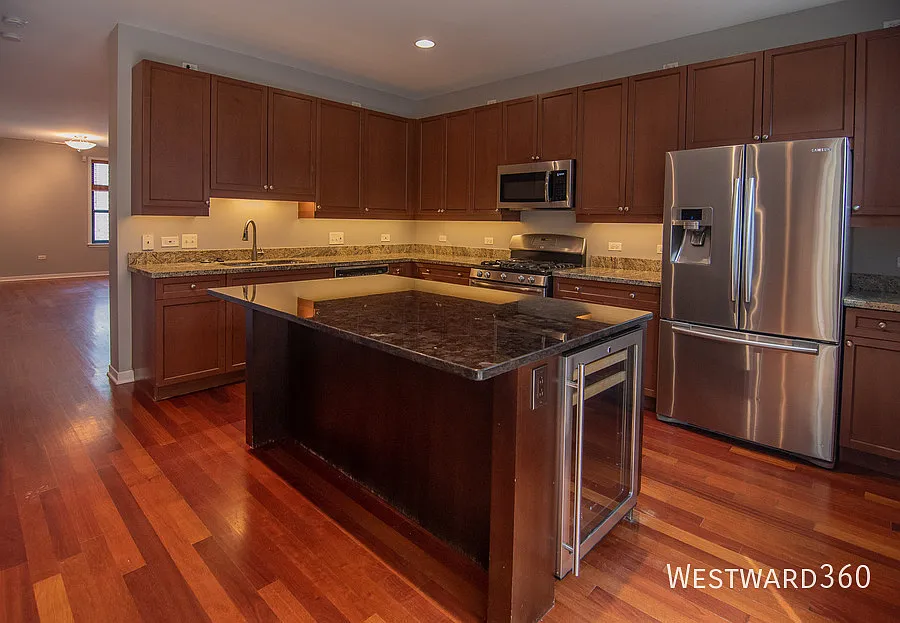 Building Photo - 1152 N Cleveland Ave #2