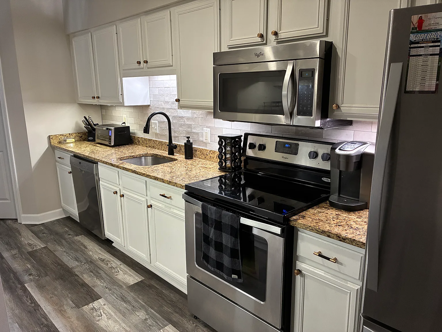 2 bed, 1420 sqft, $2,350 — Photo 2