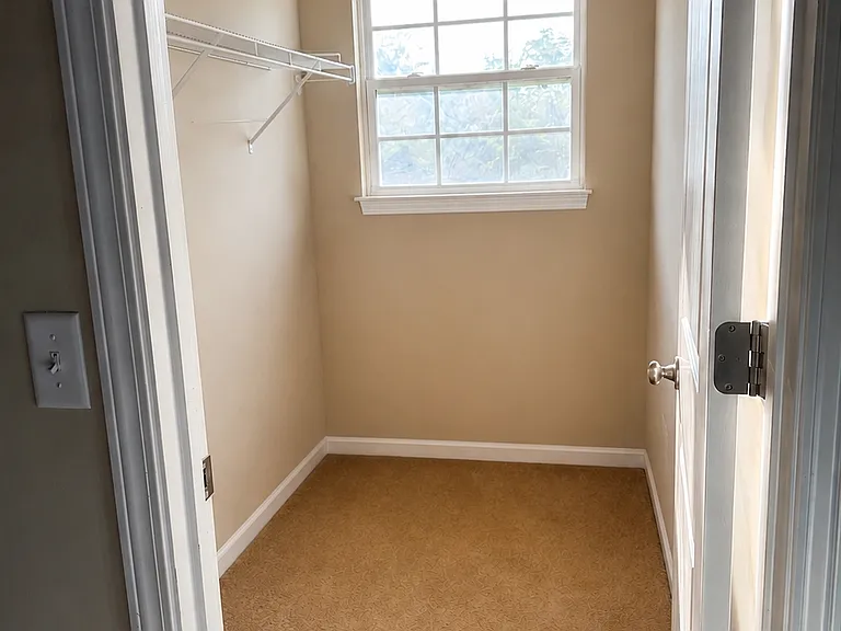 1106 Creekside Cir — Photo 16