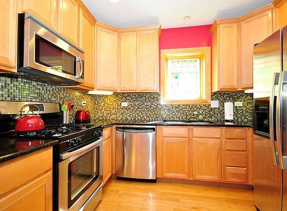 2nd image of 5327 W Waveland Ave