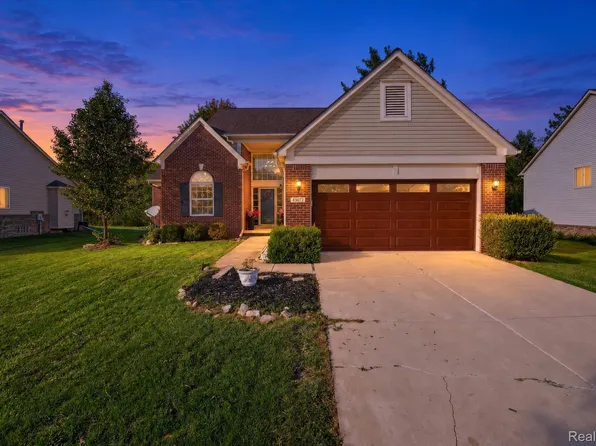 43072 Bradley Dr, Van Buren Township, MI 48111