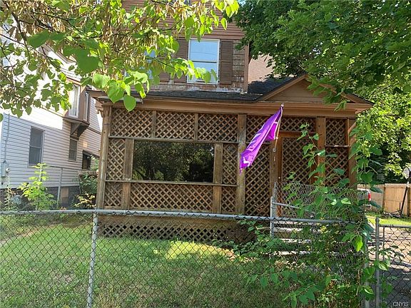 4th image of 102 E Beard Ave