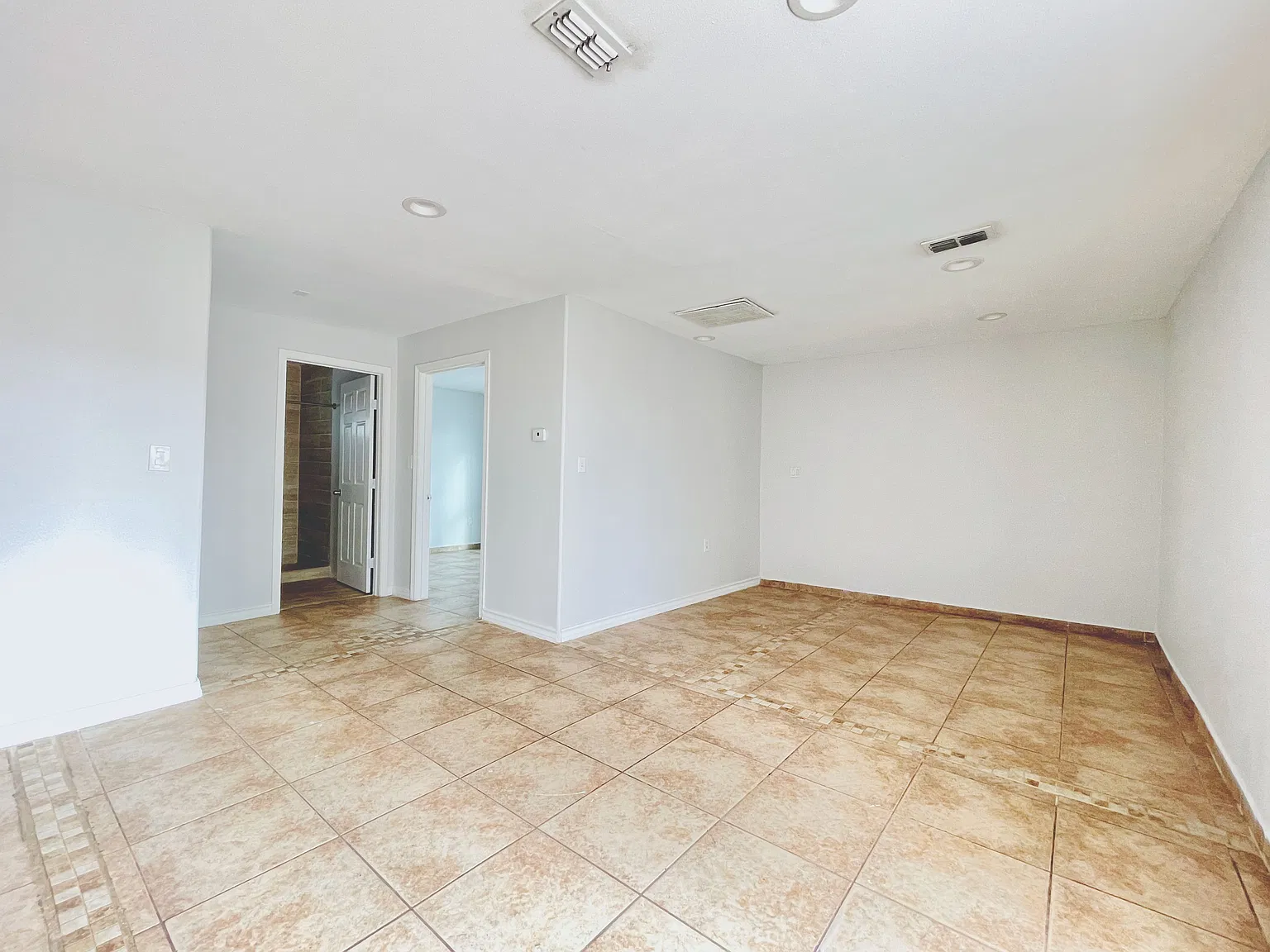 220 5th St — Photo 3