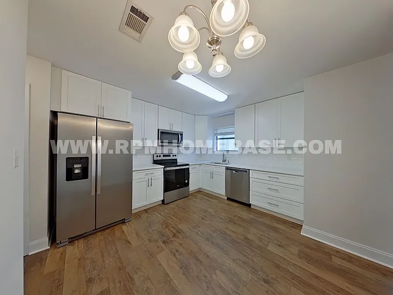 92 5th Ave #6 — Photo 4