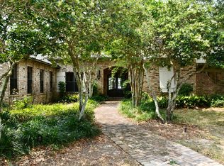 701 Bayou Dr, Destin, FL 32541