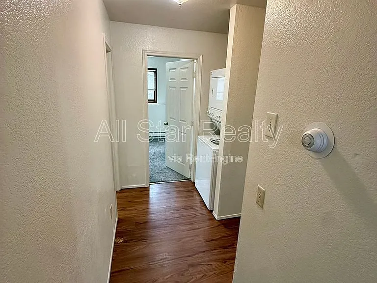 211 McCarrey St #2B — Photo 11