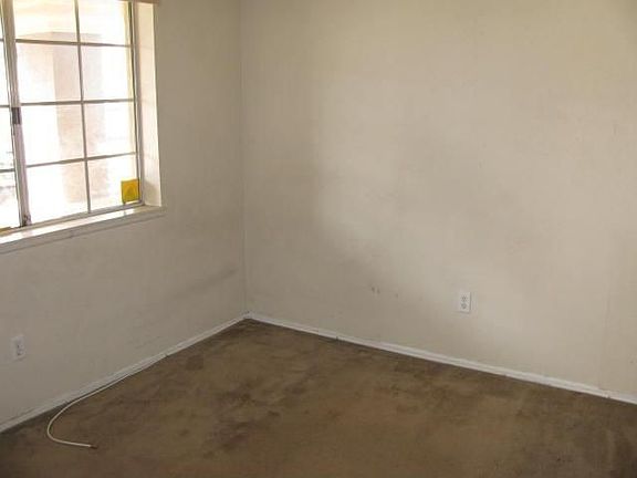 3rd image of 24071 Stonebridge Ct