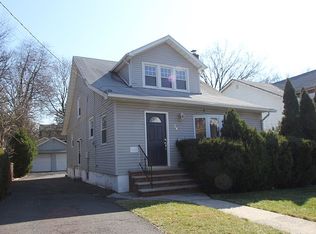 24 Fernwood Rd, Maplewood, NJ 07040