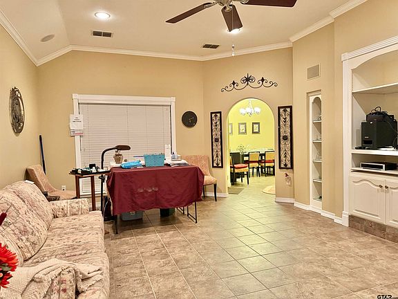 4th image of 903 Angelina Ct