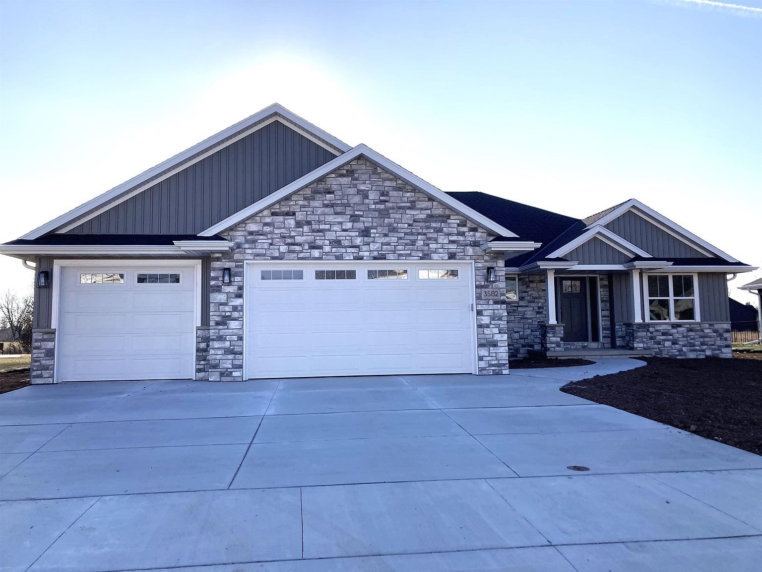 3582 E Hank Ave, De Pere, WI 54115 Zillow