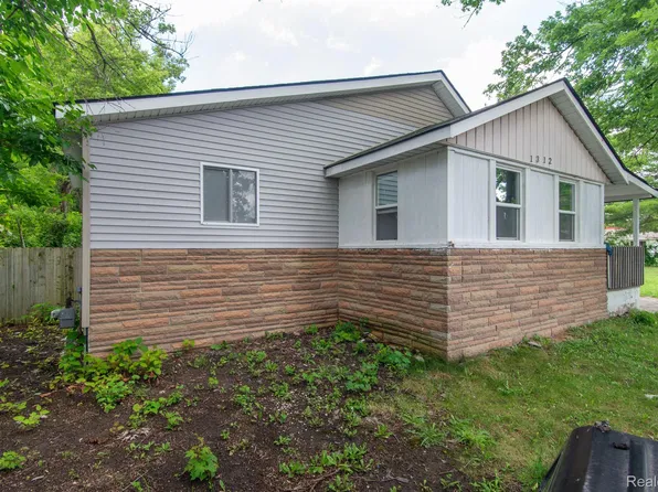 1312 Earlmoor Blvd, Flint, MI 48506
