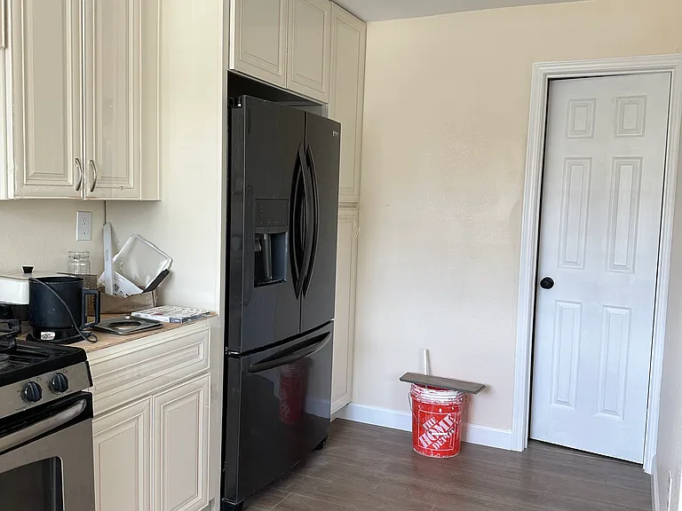 172 Mount Carmel Dr #B — Photo 8