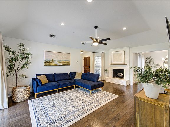 5th image of 7727 Heathrow Ln