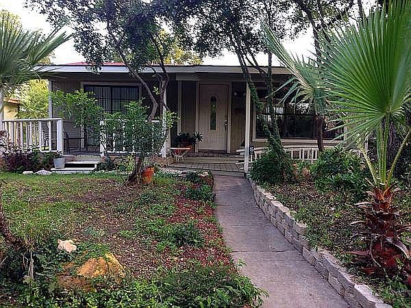 1st image of 450 Wayside Dr