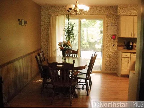 3rd image of 1004 Oakwood Terrace