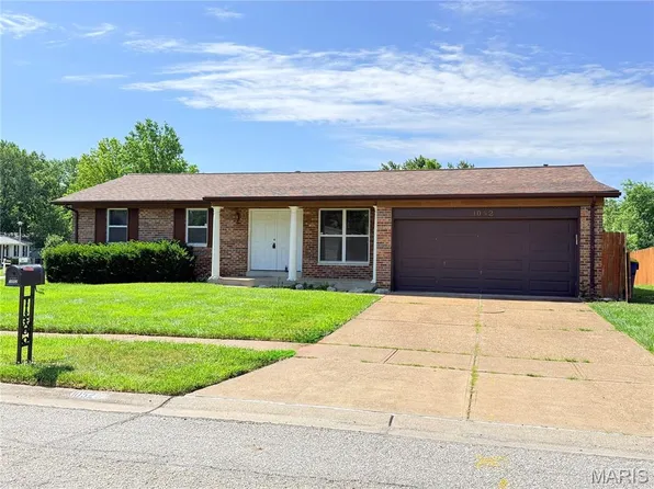 1052 Deleon Ct, Fenton, MO 63026