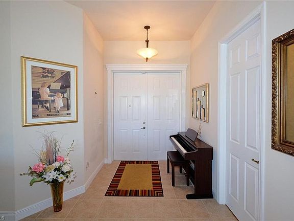 3rd image of 2832 SW 32nd St