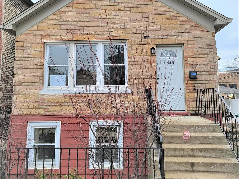3453 S Lituanica Ave — Photo 2