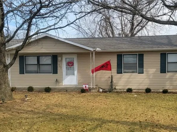 427 N Vermont St, Iola, KS 66749