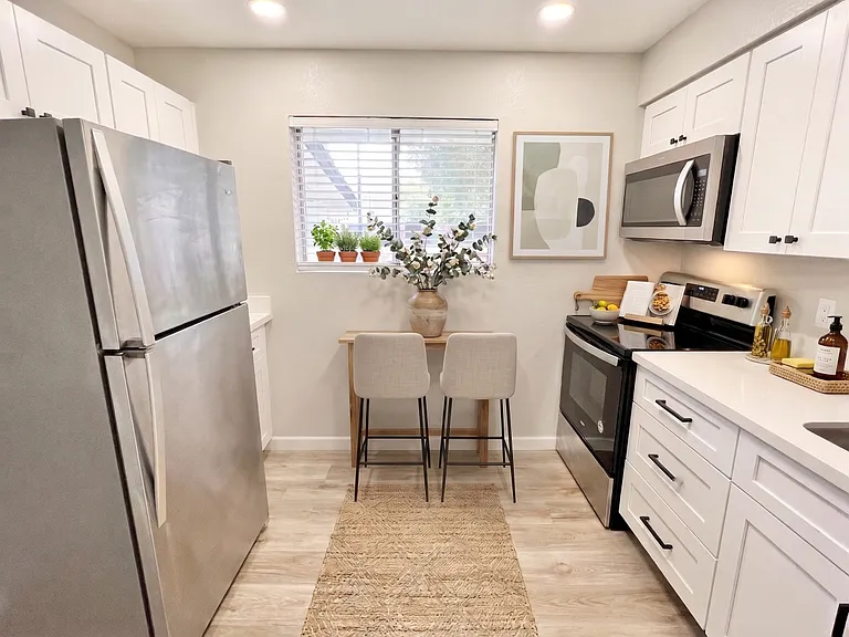 5740 N 10th St #8 — Photo 9