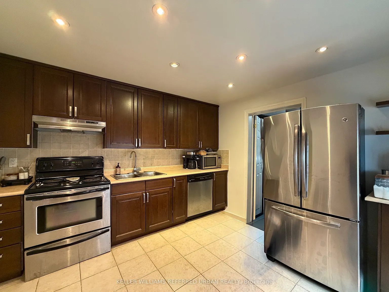 2 bed, $2,900 — Photo 3