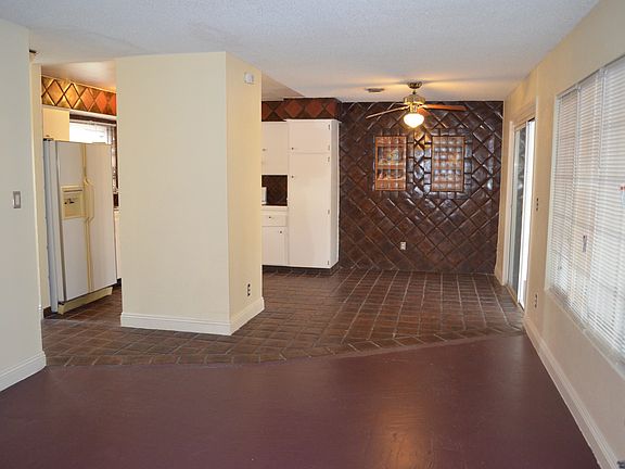 4th image of 4735 Sun Valley Dr