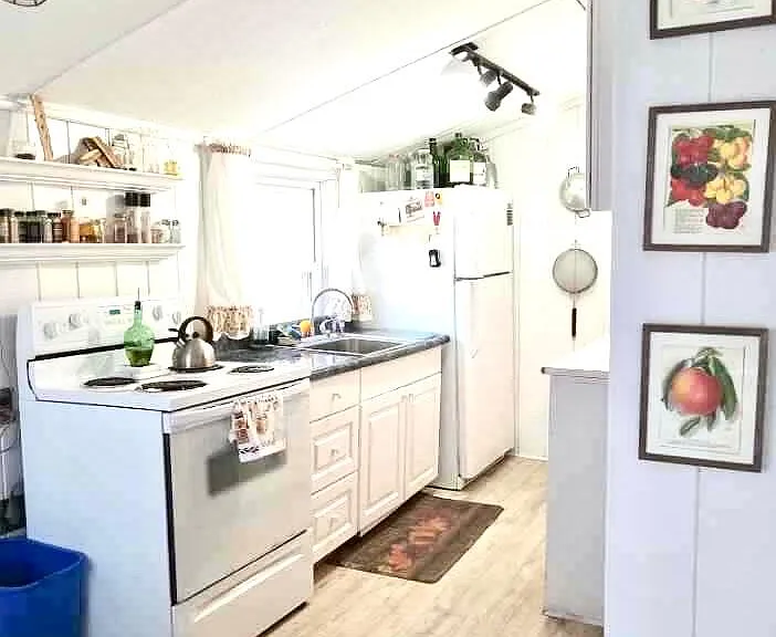 252 Oak Beach Rd #1 — Photo 2