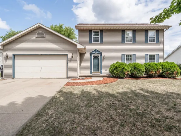 1050 Park Ridge Ave, Oshkosh, WI 54901