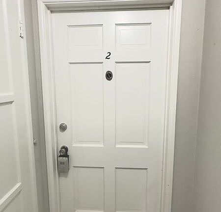 3rd image of 1625 Raymond Hill Rd APT 2
