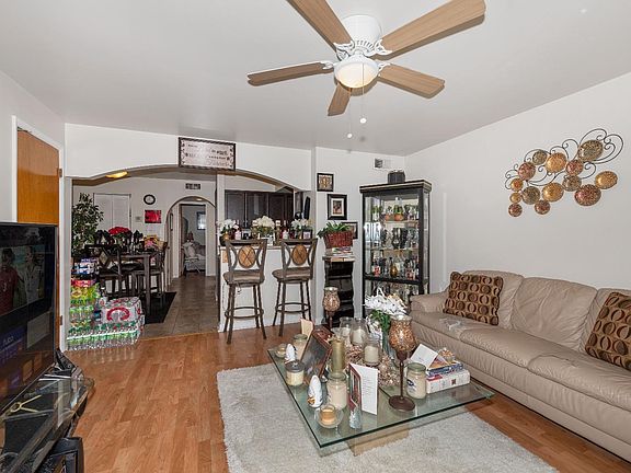 5th image of 1010 Winfield Ave