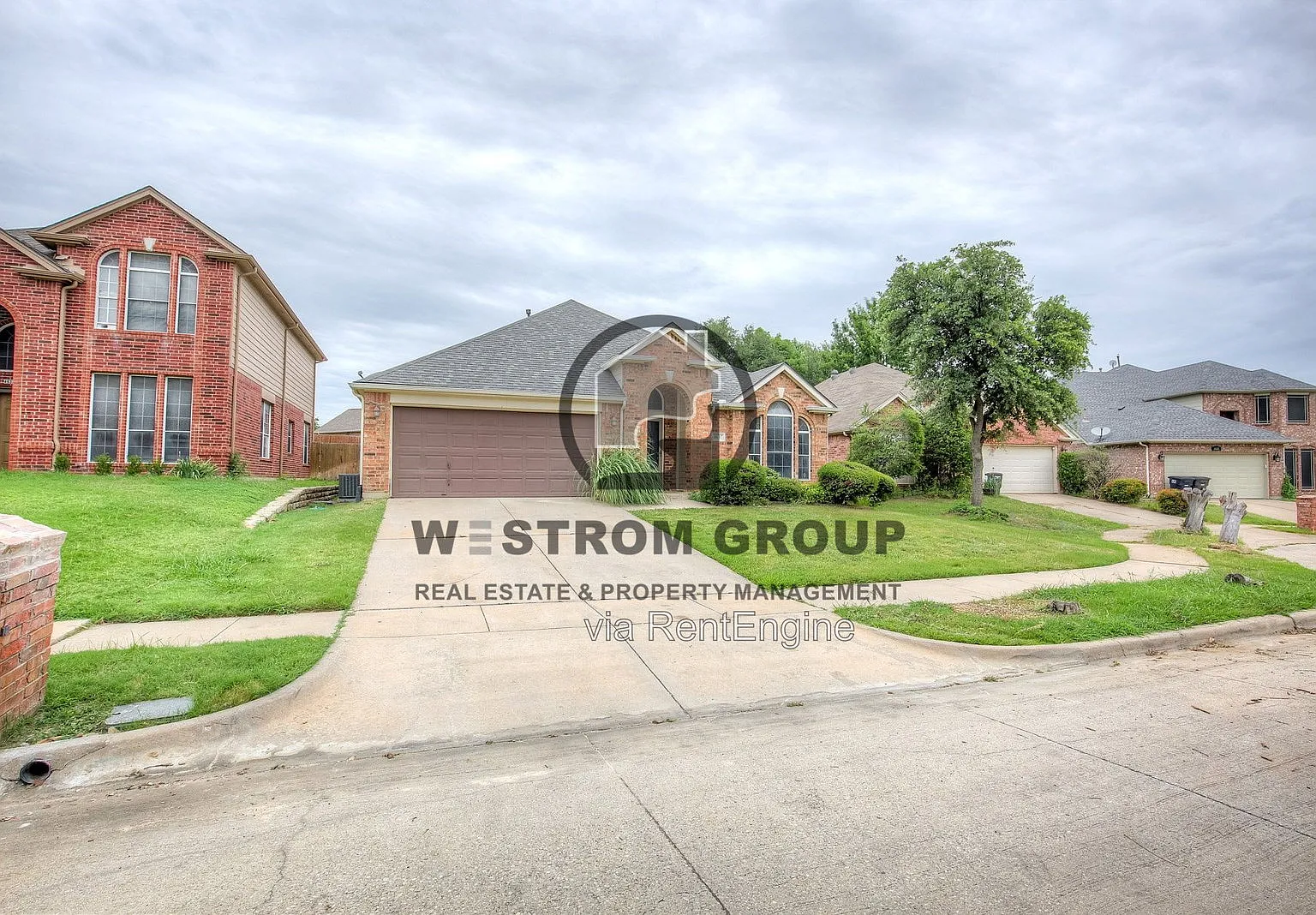 3 bed, 2.0 bath, 1888 sqft, $2,145 — Photo 2