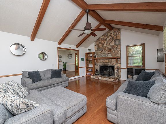 5th image of 606 Mountain View Rd